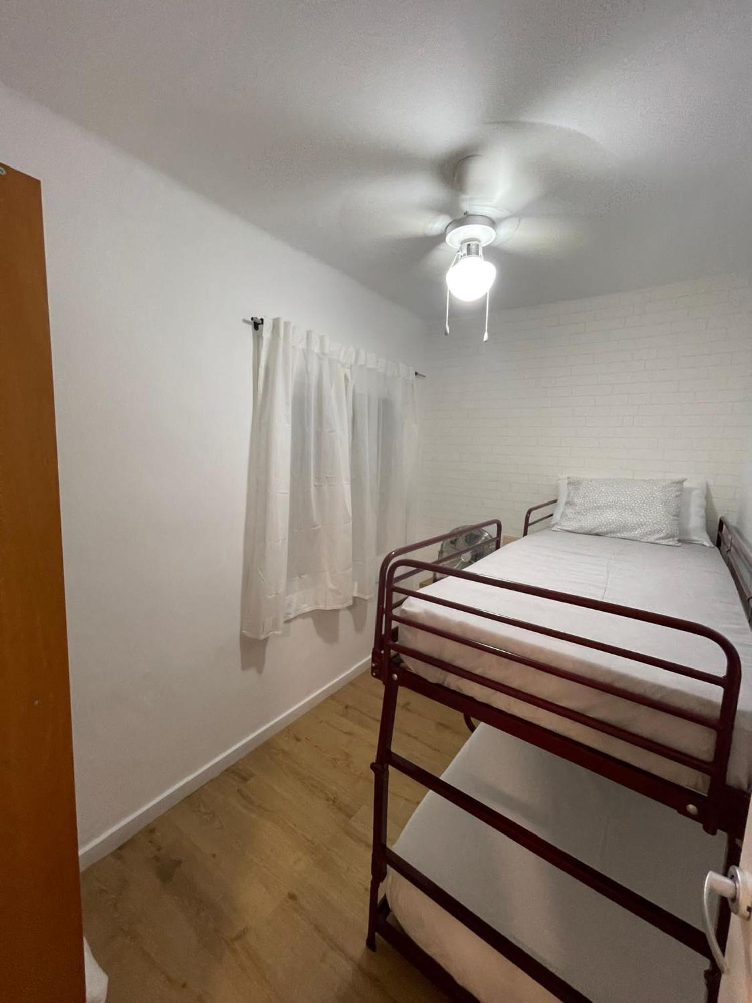 Apartamento Mar y montaña en la costa del Maresme Pineda De Mar Exterior foto